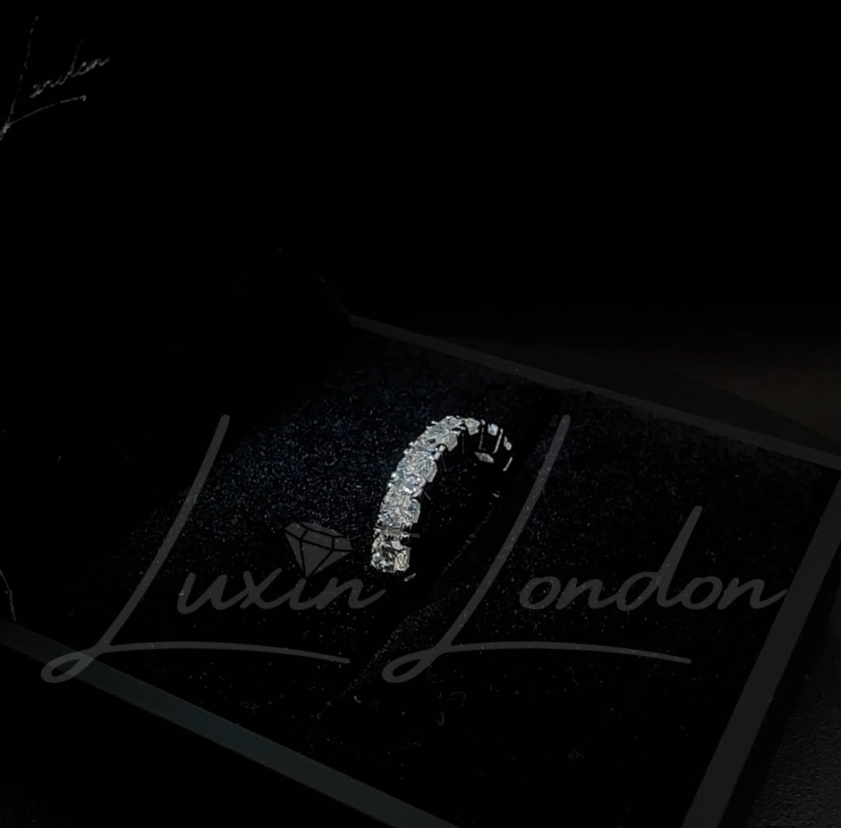 Serene Elegance Moissanite Diamond Ring
