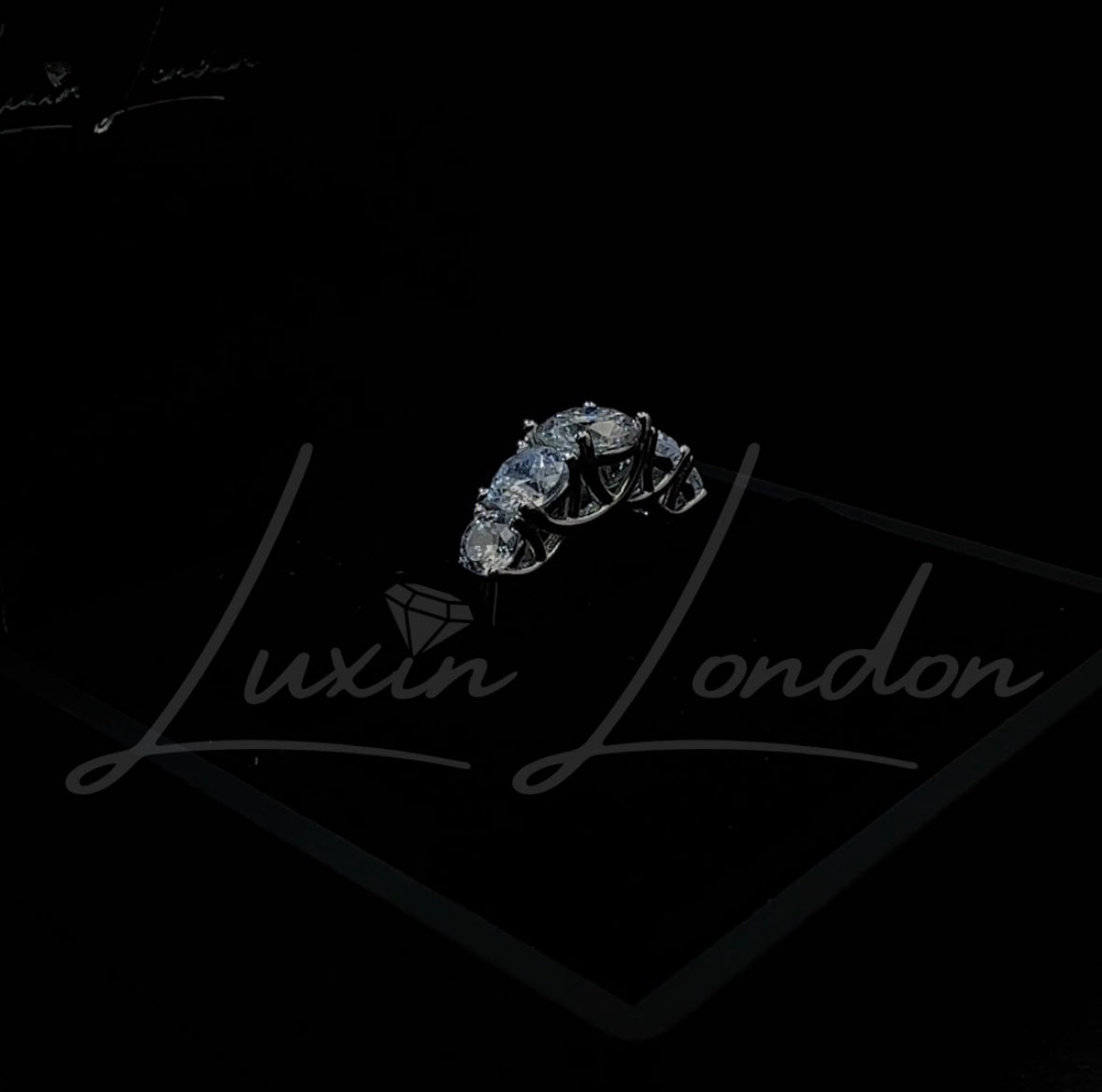 Stardust Moissanite Diamond Ring
