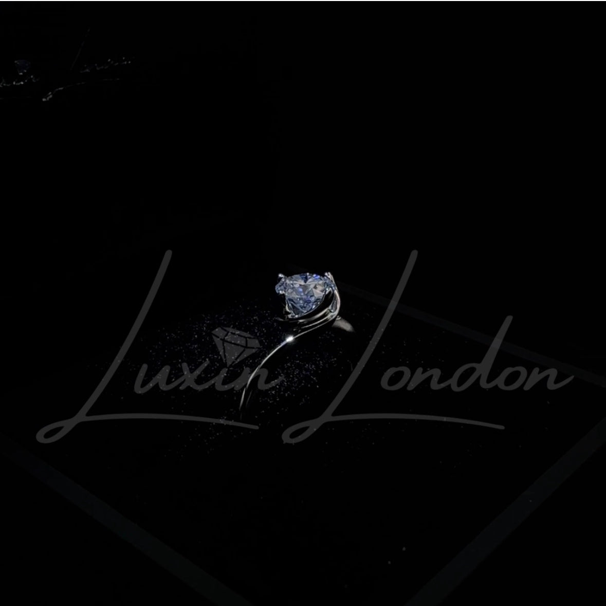 Swirl Limitless Solitaire Moissanite Diamond Ring