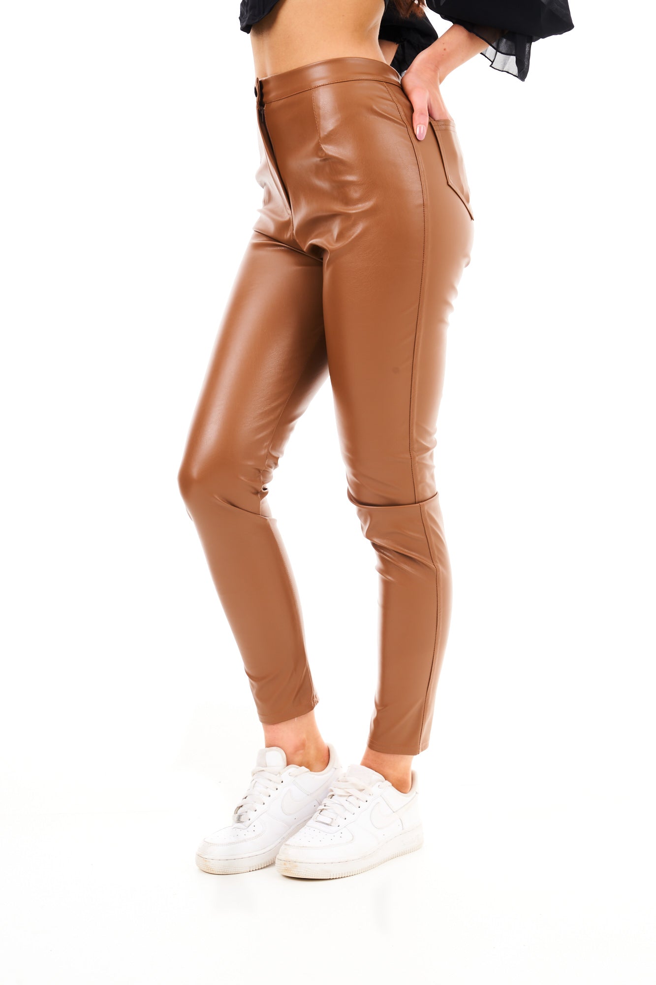 FAUX LEATHER PANTS -BROWN