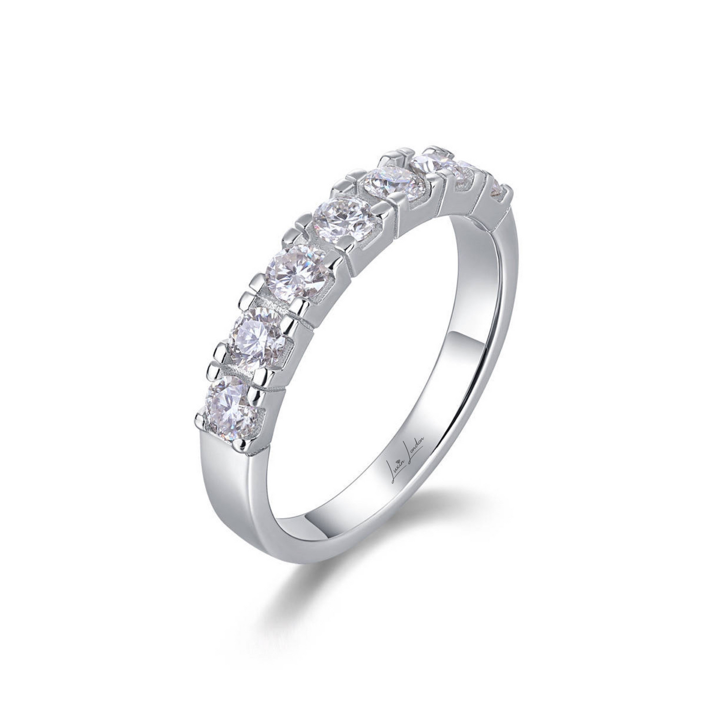 Serene Elegance Moissanite Diamond Ring